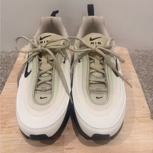 Nike Air Max Portal Women’s Sneakers Size 9